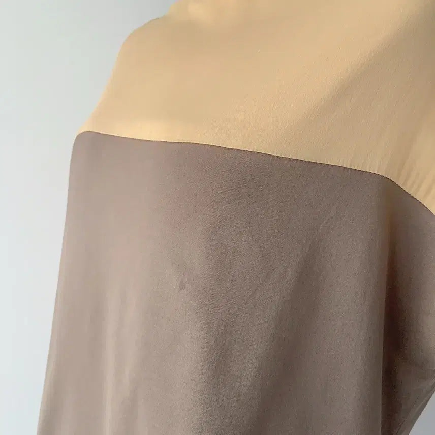 [BUNJANG] Levergeois Color-Block Short-Sleeve Blouse / 르베이지 배색 톤 블럭 반팔 블라우스