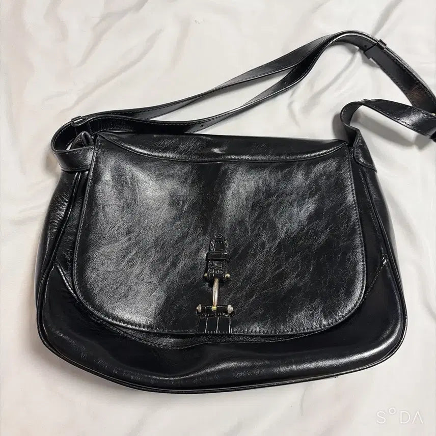 [BUNJANG] Lemaire Croissant Small Shoulder Bag / 루에브르 삭드벨로 숄더백