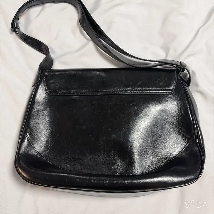 [BUNJANG] Lemaire Croissant Small Shoulder Bag / 루에브르 삭드벨로 숄더백