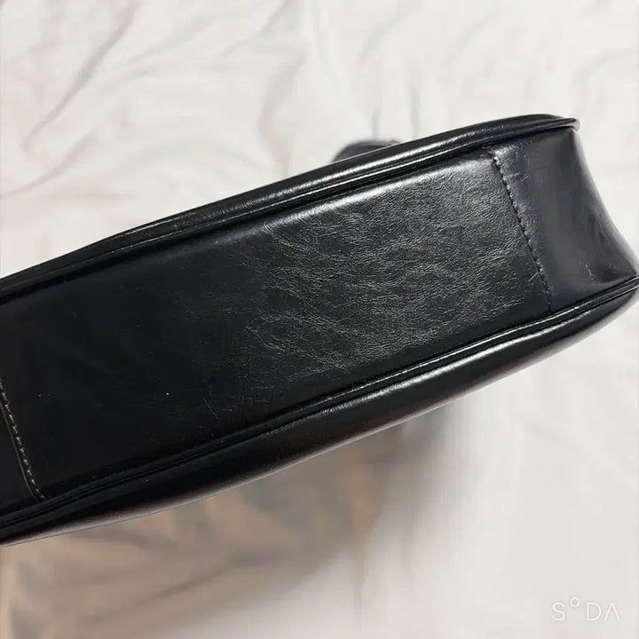 [BUNJANG] Lemaire Croissant Small Shoulder Bag / 루에브르 삭드벨로 숄더백