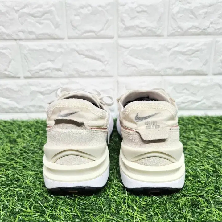 [BUNJANG] Nike Waffle One Mesh Sneakers (Washed) / 나이키 240 와플 원 메쉬 운동화(세탁완료)