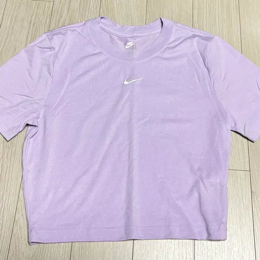 [BUNJANG] Nike Essential Slim Fit Crop T-Shirt / 나이키 에센셜 슬림핏 크롭 티셔츠