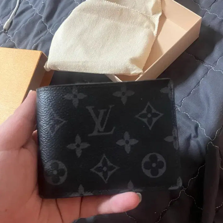 [BUNJANG] Louis Vuitton Eclipse Monogram Bifold Wallet / 루이비통 반지갑 이클립스 모노그램