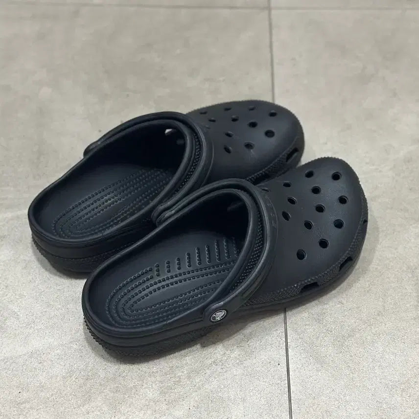 [BUNJANG] Crocs Classic Clog Black US 9 (270mm) / 크록스 270 클래식 클로그 블랙