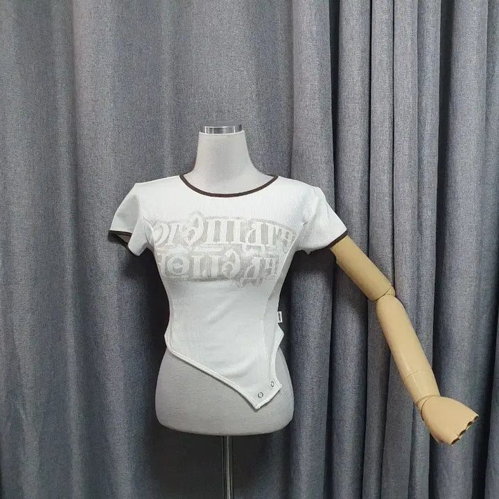 [BUNJANG] Ordinary Holiday T-Shirt / 오디너리홀리데이 택42.000원 티셔츠