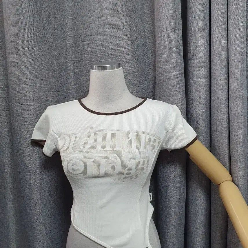 [BUNJANG] Ordinary Holiday T-Shirt / 오디너리홀리데이 택42.000원 티셔츠
