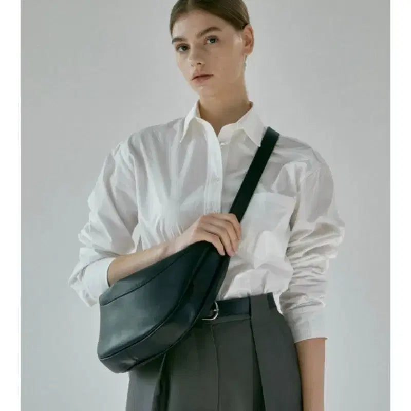 [BUNJANG] Leavone Martin Bag Black Cowhide Leather Bag / 르아보네 마틴백 블랙 소가죽백