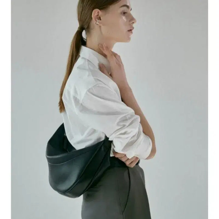 [BUNJANG] Leavone Martin Bag Black Cowhide Leather Bag / 르아보네 마틴백 블랙 소가죽백