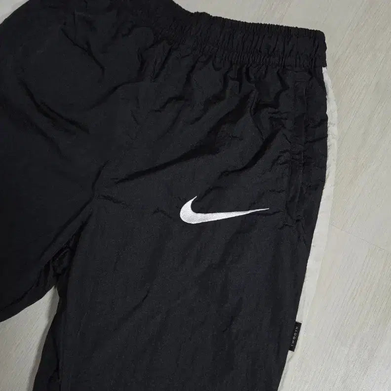 [BUNJANG] Nike Big Swoosh Woven Pants Triple Logo / (착샷) 나이키 빅스우시 우븐 팬츠 트리플 로고