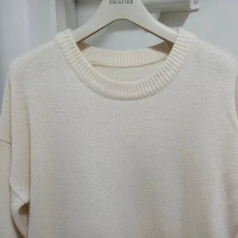 [BUNJANG] Diagram by Grace Continental Embellished Knit Top / 디아그램 퍼장식니트티