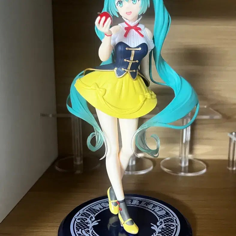 [BUNJANG] Vocaloid Hatsune Miku Wonderland Snow White Figure / 하츠네 미쿠 원더랜드 백설공주 피규어