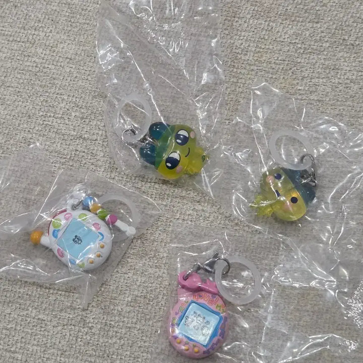 [BUNJANG] Tamagotchi Gacha Mametchi Keychain / 다아고치 가챠 마메치 키링
