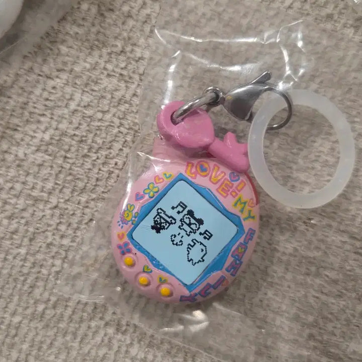 [BUNJANG] Tamagotchi Gacha Mametchi Keychain / 다아고치 가챠 마메치 키링