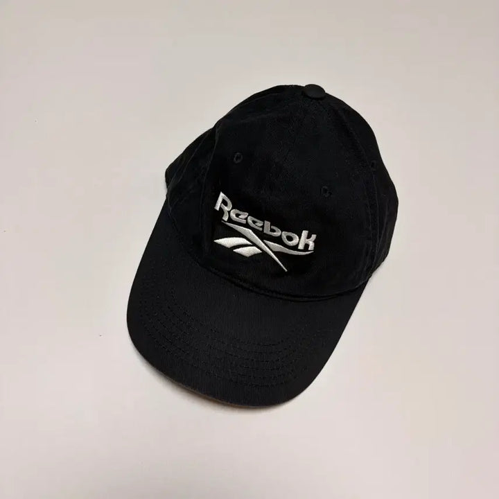 [BUNJANG] Reebok Black Baseball Cap with White Logo / 리복 볼캡