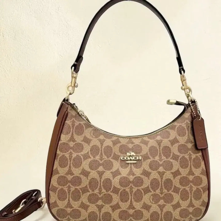 [BUNJANG] Coach Signature Shoulder Bag Brown / 코치 숄더백 시그니처 브라운