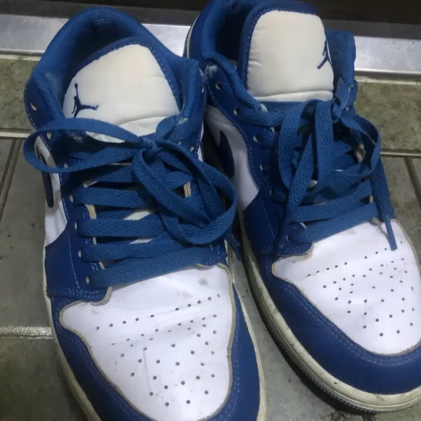 [BUNJANG] Nike Air Jordan 1 Low White/Blue Sneakers / 조던1 로우 흰파 운동화