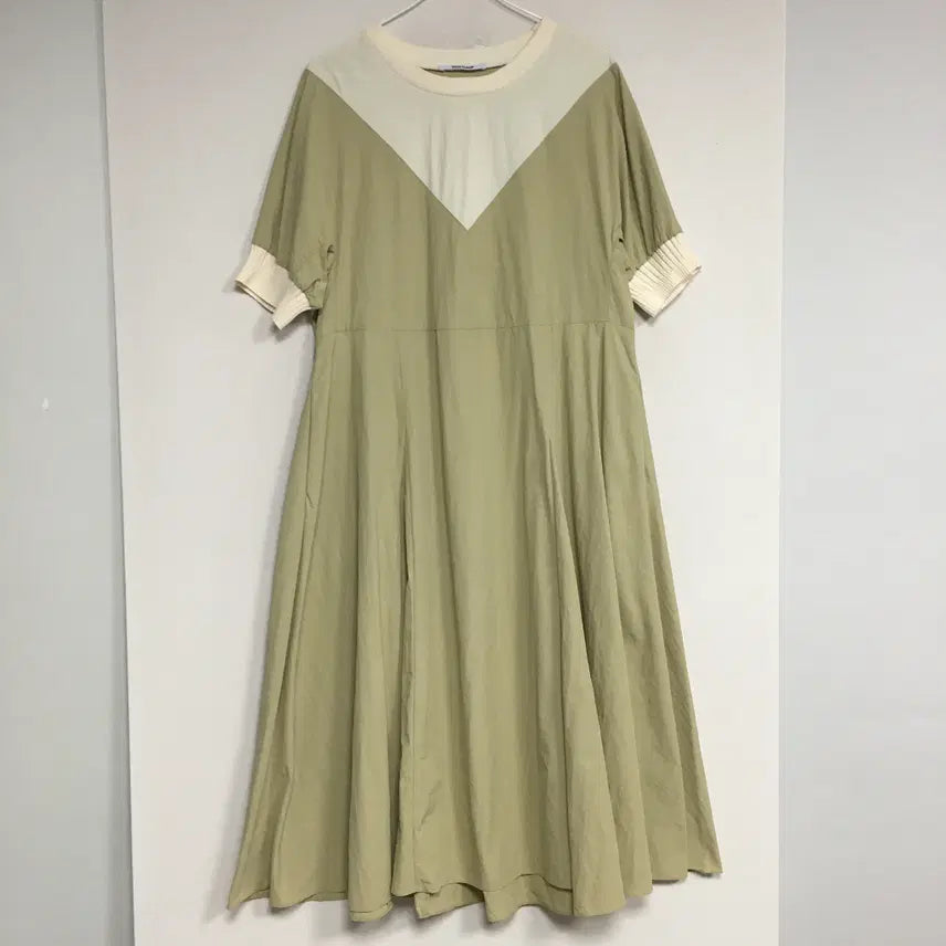 [BUNJANG] Nice Claup Flared Dress / 23 나이스클랍 바스락 플레어 원피스 F