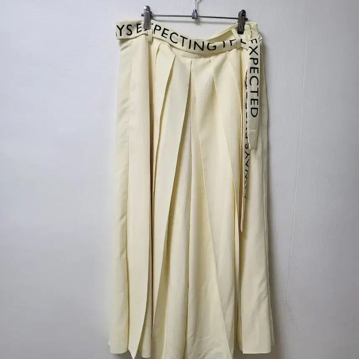 [BUNJANG] Studio Tomboy Skirt Pants Ivory Size 55 / 스튜디오톰보이 치마 바지 55