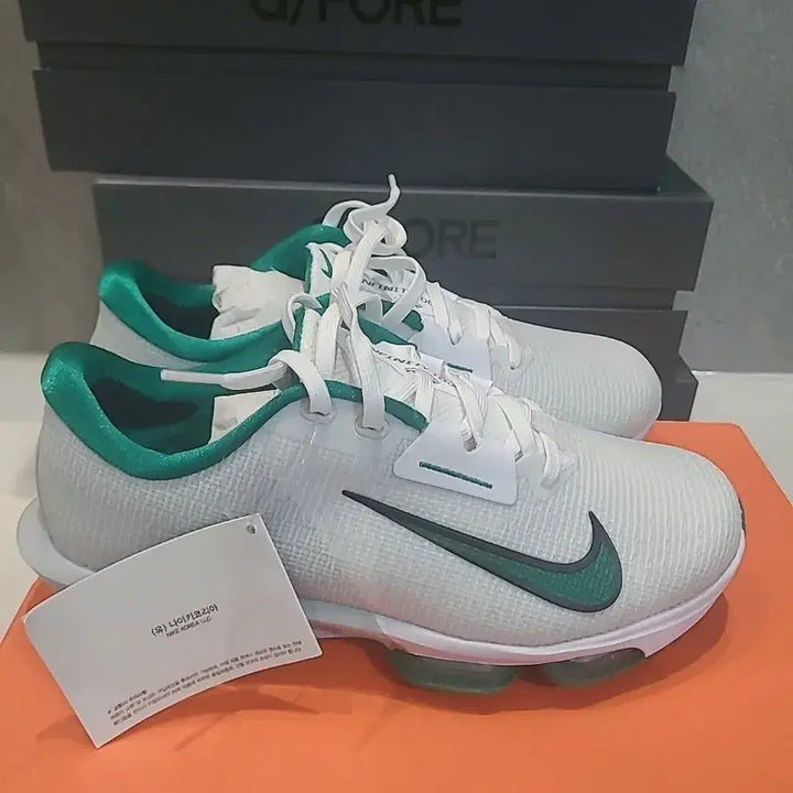 [BUNJANG] Nike Golf Shoes White/Green 250mm / 나이키(매장판) 골프화 화이트/그린 새상품 250mm