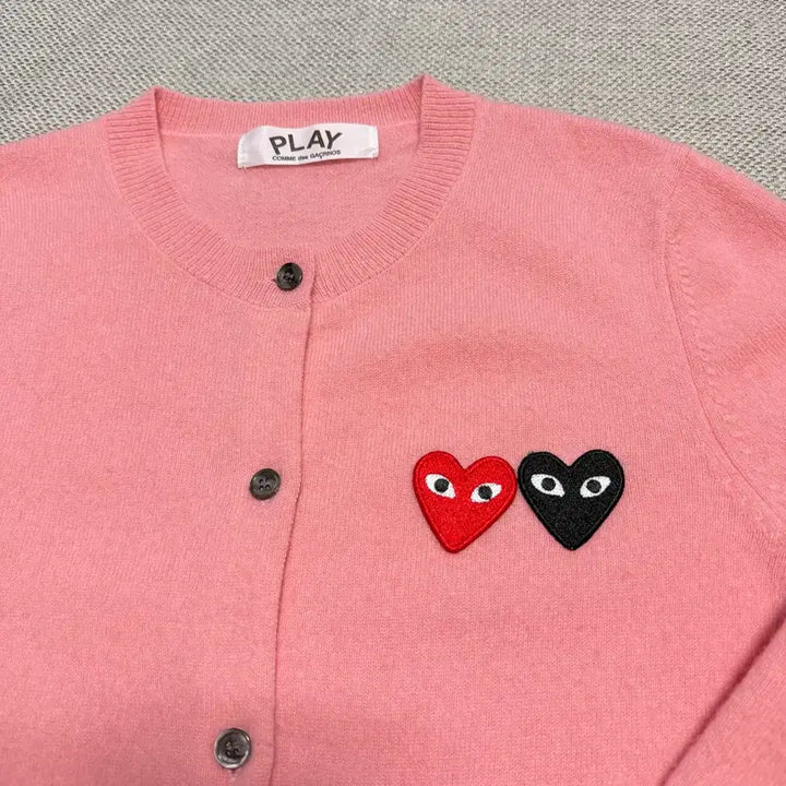 [BUNJANG] Comme des Garçons Double Heart Appliqué Cardigan / 꼼데 가르송 더블 하트 와펜 가디건