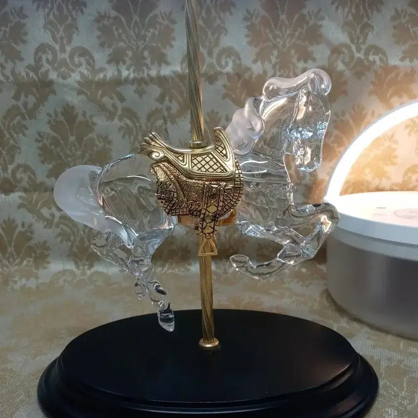 [BUNJANG] Franklin Crystal Carousel Figurine with Wooden Base / 프랜클린(크리스탈카루셀) 피겨린