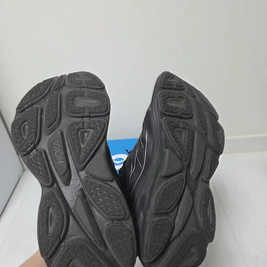 [BUNJANG] Hoka Bondi 8 TS Caged Black Silver / 호카 본디 8 TS 케이지드 블랙 실버