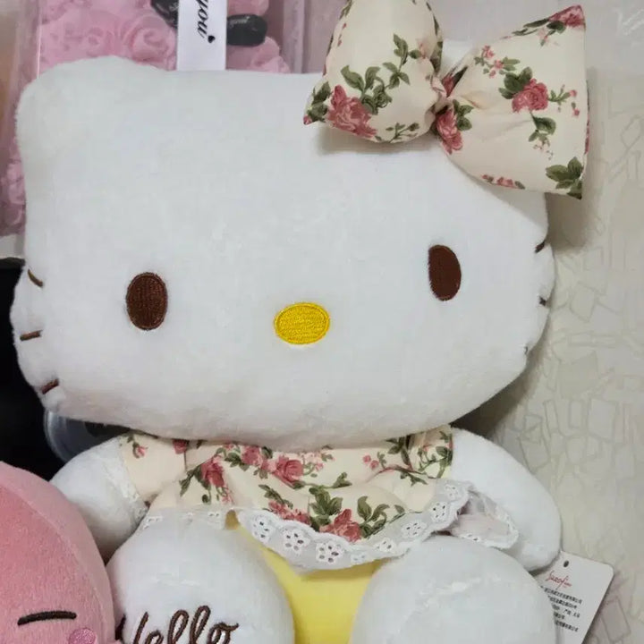 [BUNJANG] Hello Kitty Flower Ribbon Plush Doll / 헬로키티 플라워 리본 인형