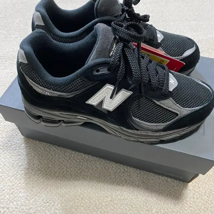 [BUNJANG] New Balance 2002R Black Dark Grey Sneakers (235) / 뉴발란스 2002R 블랙 다크 그레이 235
