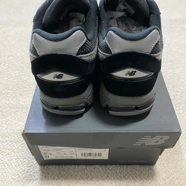 [BUNJANG] New Balance 2002R Black Dark Grey Sneakers (235) / 뉴발란스 2002R 블랙 다크 그레이 235