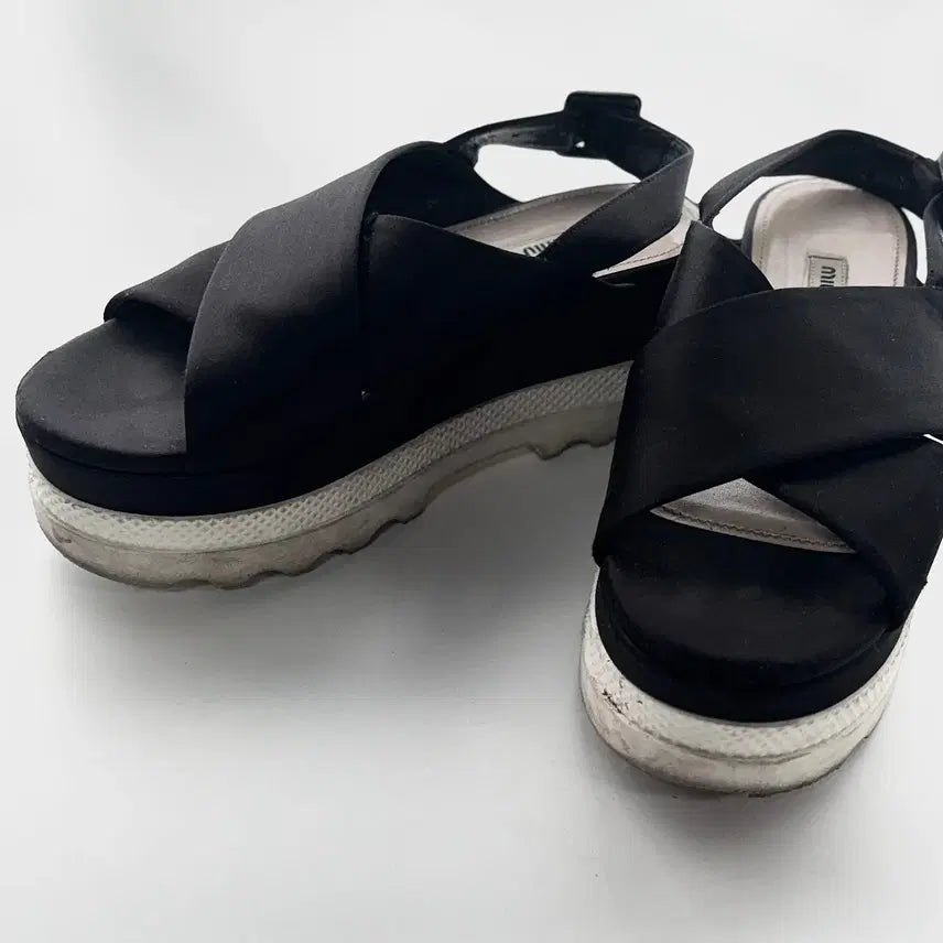 [BUNJANG] Miu Miu Black Satin Platform Cross Strap Sandals / 미우미우 miu miu 크로스 스트랩 샌들