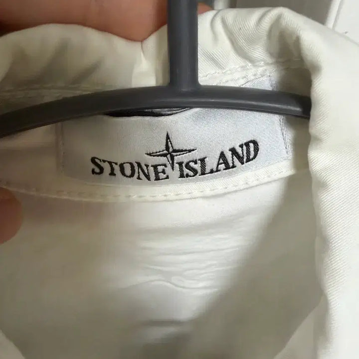 [BUNJANG] Stone Island 23SS Overshirt White / 23ss 스톤아일랜드 오버셔츠 화이트