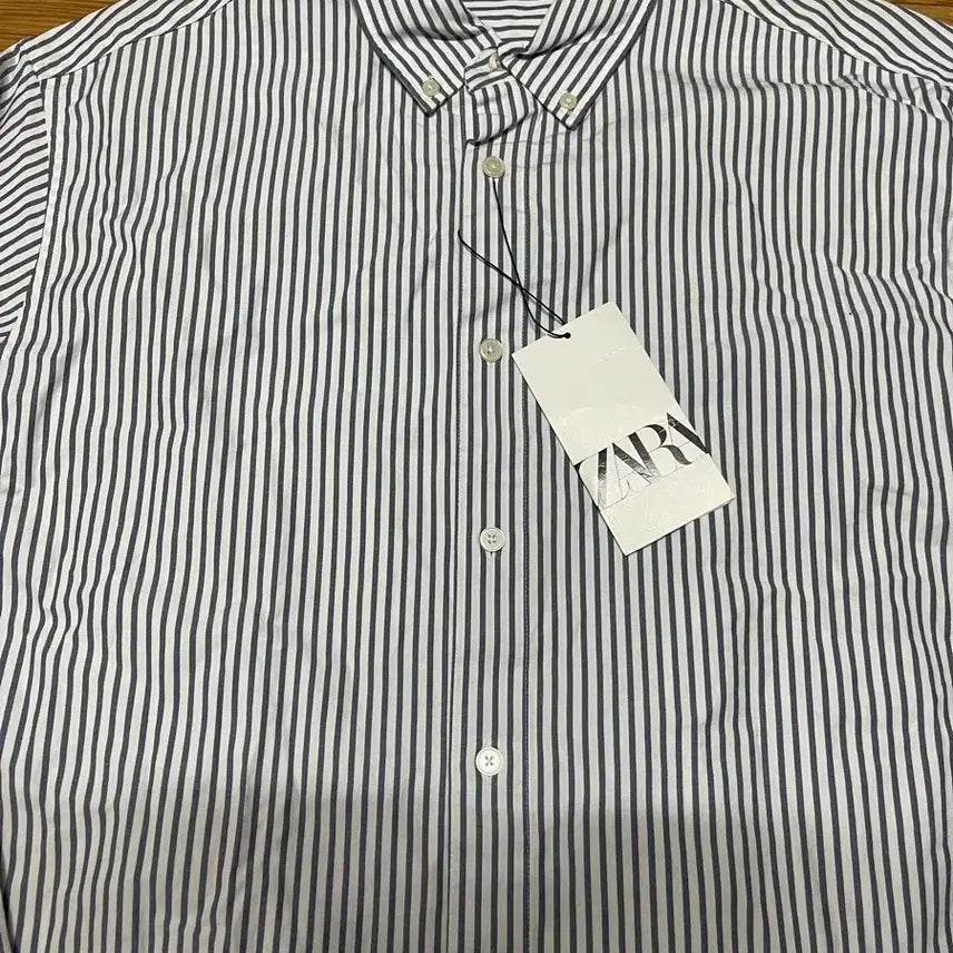 [BUNJANG] Zara Striped Shirt Size 105 (New) / 자라(Zara) 스트라이프 셔츠 105사이즈 새제품