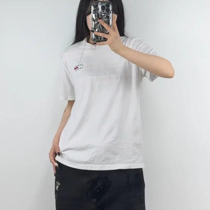 [BUNJANG] Tommy Jeans Crewneck Short Sleeve T-Shirt E74 / 타미진스 크루넥 반팔 티셔츠 E74