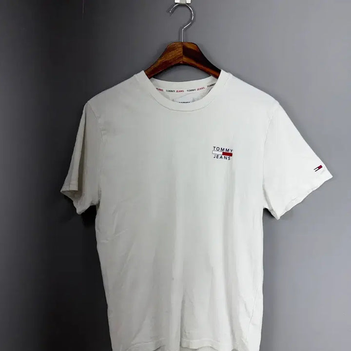 [BUNJANG] Tommy Jeans Crewneck Short Sleeve T-Shirt E74 / 타미진스 크루넥 반팔 티셔츠 E74