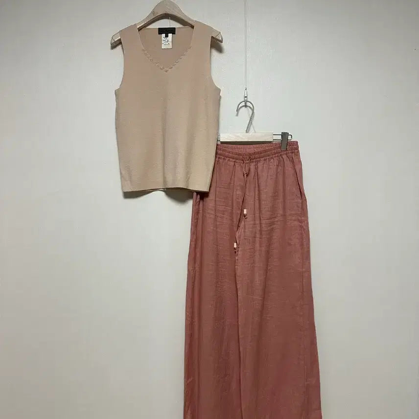 [BUNJANG] Le Copain Beaded Knit Sleeveless Top / 르코팽 비즈 니트 슬리브리스