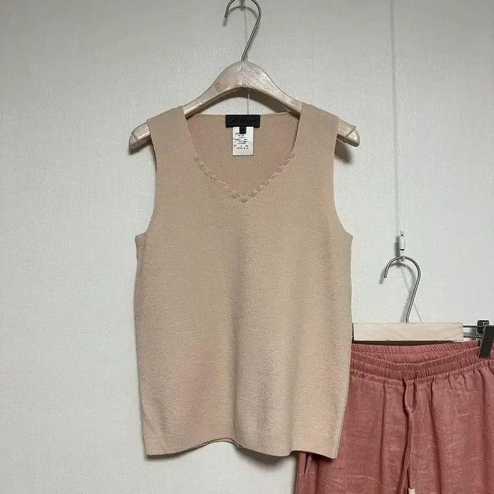 [BUNJANG] Le Copain Beaded Knit Sleeveless Top / 르코팽 비즈 니트 슬리브리스