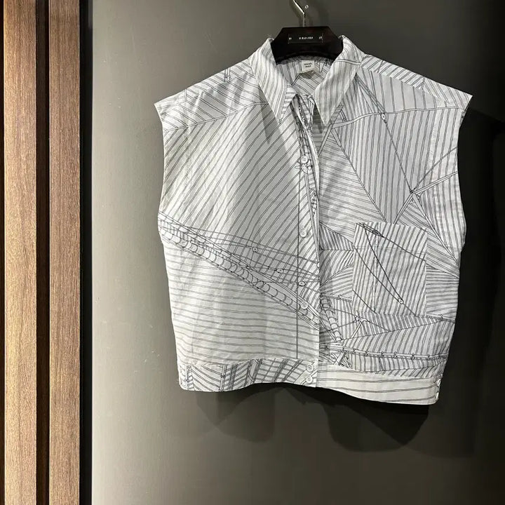 [BUNJANG] Hermès Pattern Sleeveless Blouse / 에르메스 패턴 민소매 블라우스