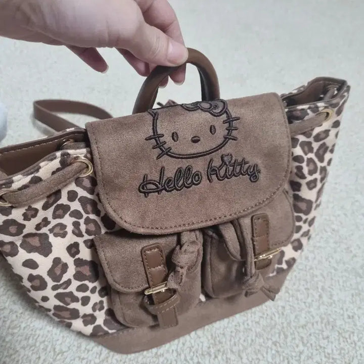 [BUNJANG] Hello Kitty Leopard Suede Mini Backpack Tote Bag / 헬로키티 레오파드 미니 백팩 토트백