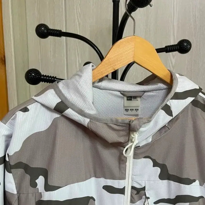[BUNJANG] New Era Camouflage Pattern Hooded Zip-Up Jacket (Size 100) / 100 뉴에라 남성 후드집업