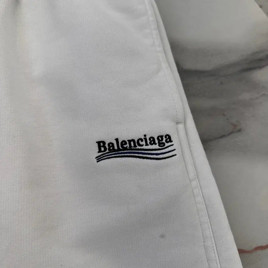 [BUNJANG] Balenciaga Embroidered Shorts Department Store Edition / 발렌시아가 자수 반바지 백화점판