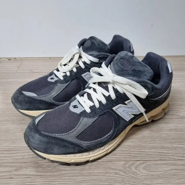 [BUNJANG] New Balance 2002R Special Vintage Black Grey / [270] 뉴발란스 2002R 스페셜 빈티지 블랙 그레이
