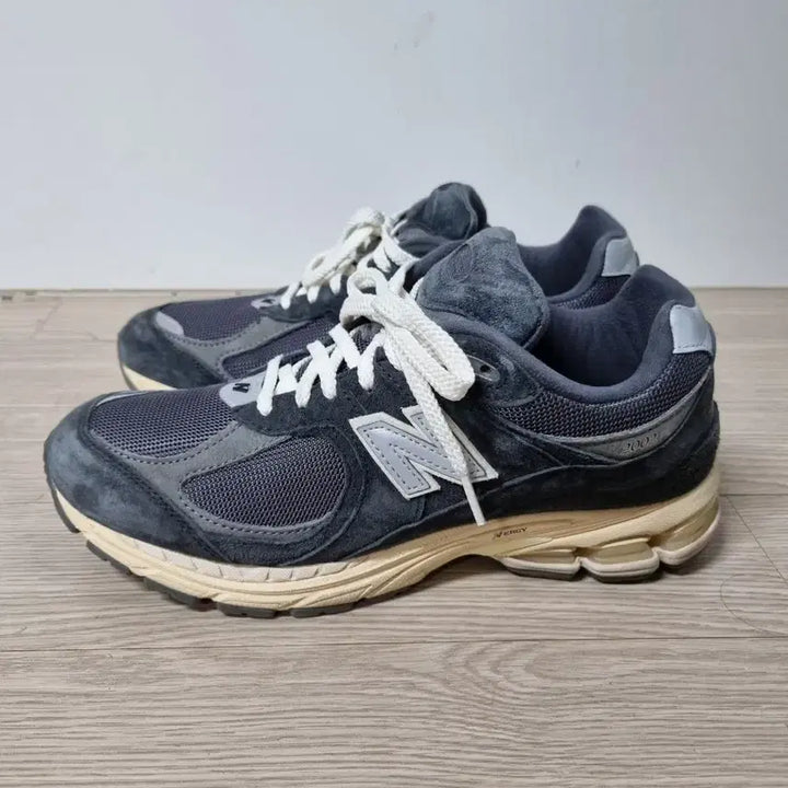 [BUNJANG] New Balance 2002R Special Vintage Black Grey / [270] 뉴발란스 2002R 스페셜 빈티지 블랙 그레이