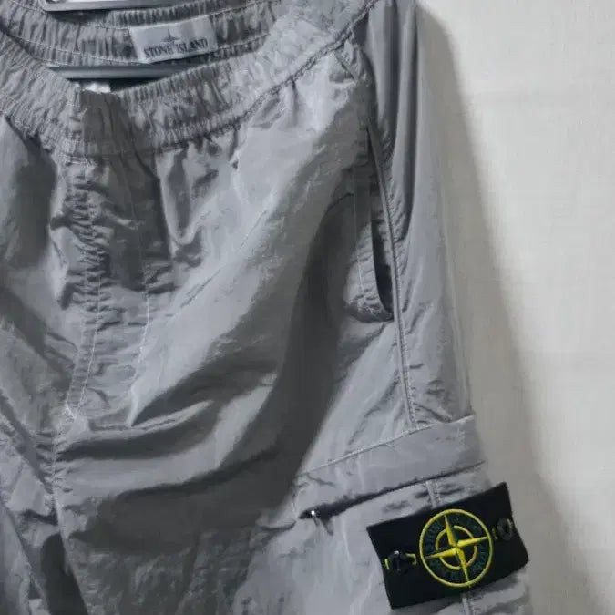 [SOLD OUT] 스톤아일랜드 나일론 스윔 반바지 그레이