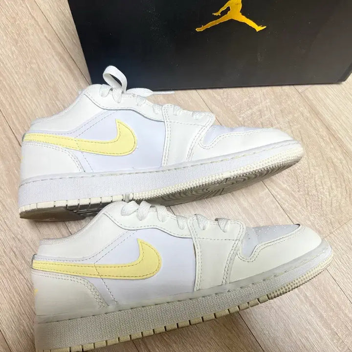 [BUNJANG] Nike Air Jordan Sneakers White Ivory / 나이키 235 에어조던 운동화