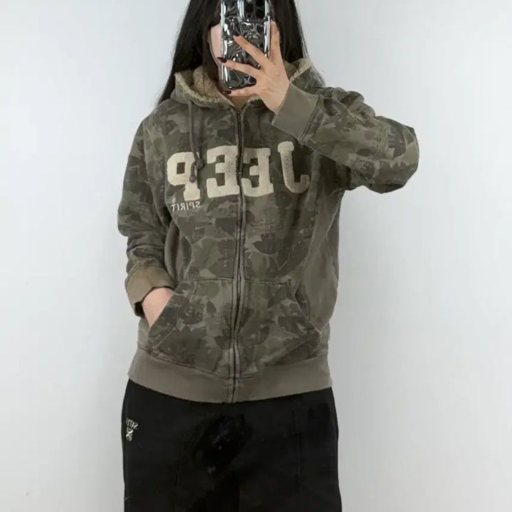 [BUNJANG] Jeep Camouflage Sherpa Fleece Hooded Zip-Up Jacket / 지프 카모플라주 패턴 쉐르파 기모 후드집업 E80