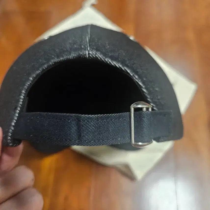 [BUNJANG] AMI Small Heart Logo Ball Cap Black / 아미 스몰 하트 볼캡 블랙