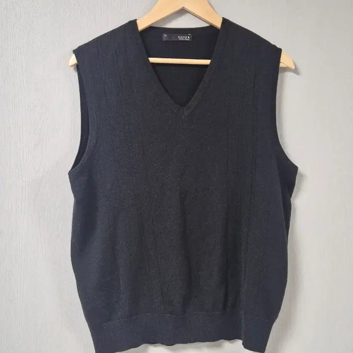 [BUNJANG] G.T.G V-Neck Short-Sleeve Knit Top Black / 지오투 브이넥  반팔니트  100