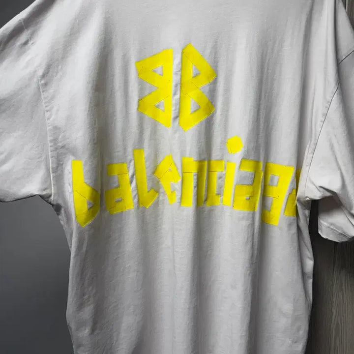 [BUNJANG] Balenciaga Tape Logo T-Shirt Off-White L / 발렌시아가 테이프 티셔츠 (오프화이트 L) ㅍㅍ