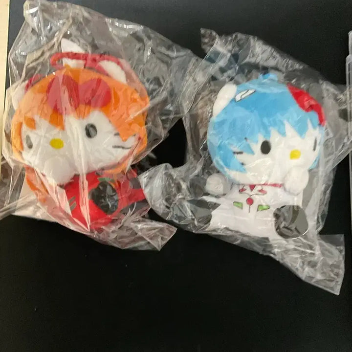 [BUNJANG] Lowrys Farm Hello Kitty x Evangelion Rei Ayanami &amp; Asuka Langley Soryu Collaboration T-shirt / lowrys farm 헬로키티 레이, 아스카