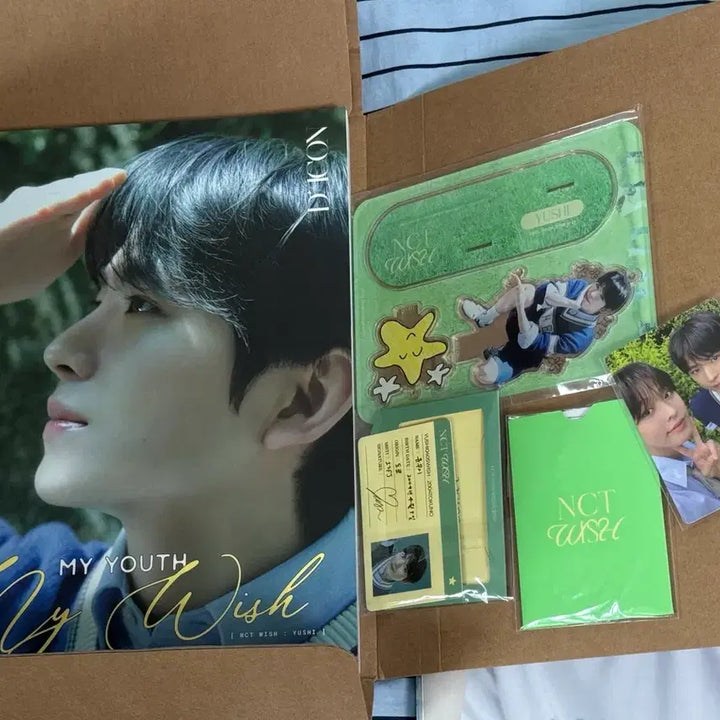 [BUNJANG] Yushi Dicon Version A Acrylic Stand &amp; Photocard Set / 유우시 디아이콘